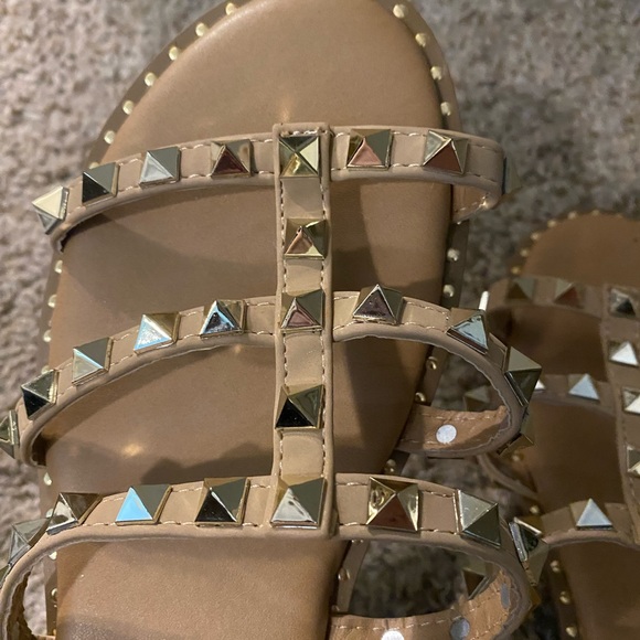 Women’s Sandals - Picture 2 of 4